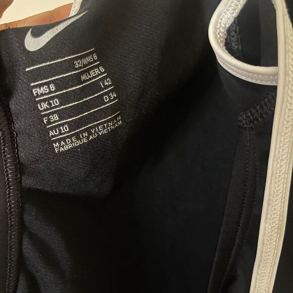 Nike Women's Black Swimsuit-one-piece - Picture 4 of 4